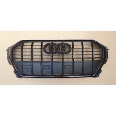 Решетка радиатора эмблема audi q3 83a 83a853651e black