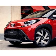 Toyota aygo x перед капот бампер фары