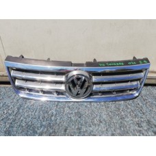 Решетка радиатора vw touareg 02- 06