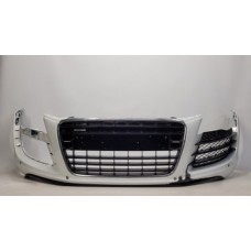 Audi r8 420 06r- бампер оригинал.