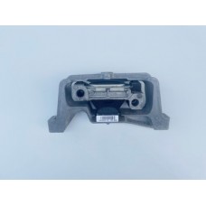 Подушка двигателя a2462401617 mercedes w246 w176