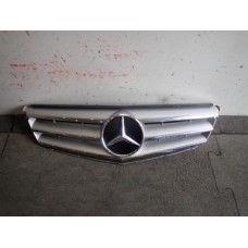 Решетка mercedes c- класса w204 a2048800023